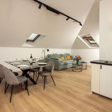 Beachside Apartment Attico Сплит Екстериор снимка