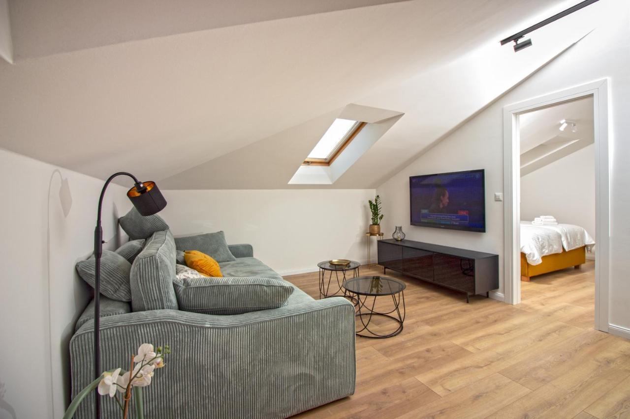 Beachside Apartment Attico Сплит Екстериор снимка