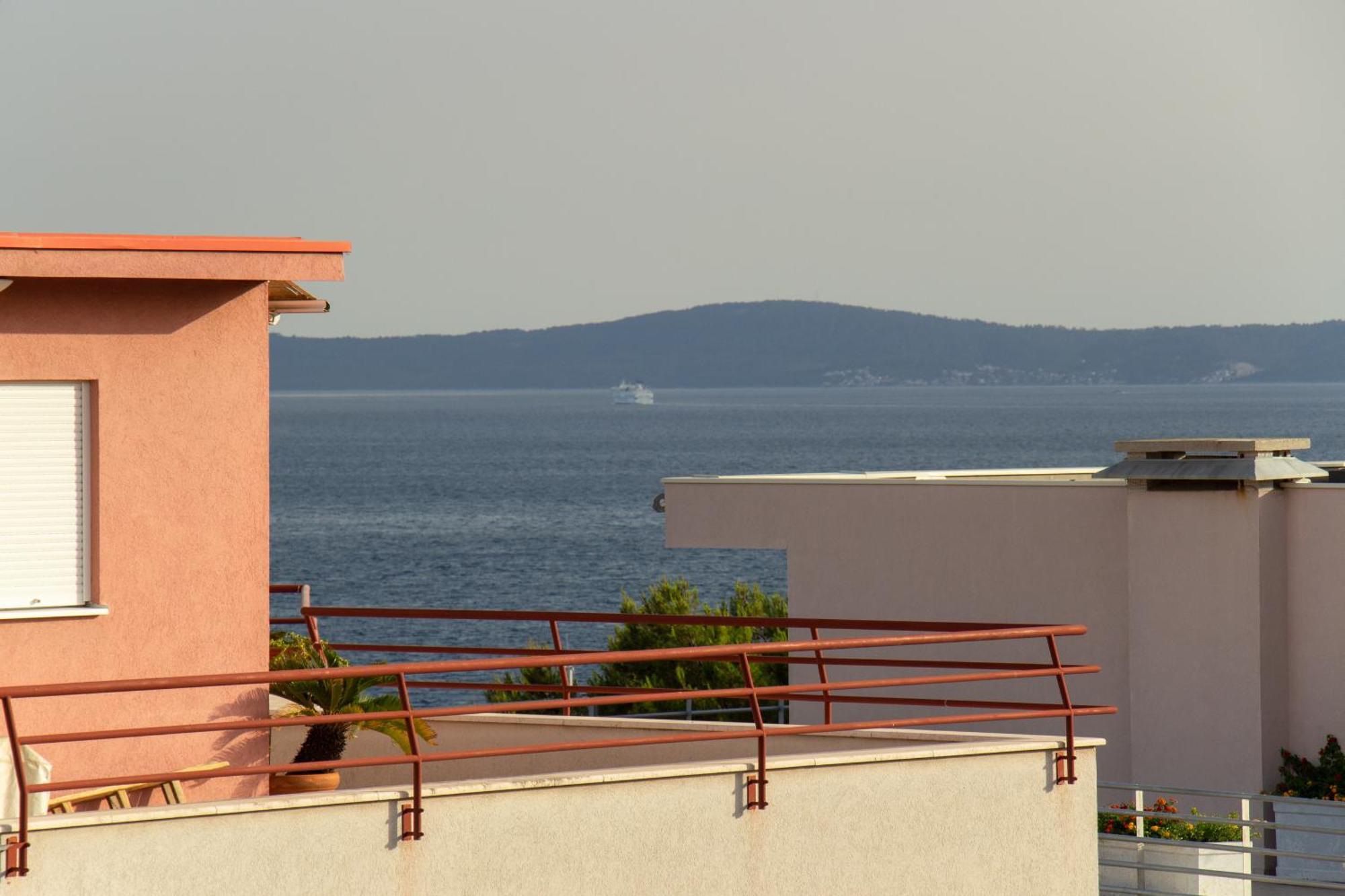 Beachside Apartment Attico Сплит Екстериор снимка